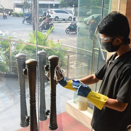 Sotis Residence Pejompongan Jakarta Exteriör bild