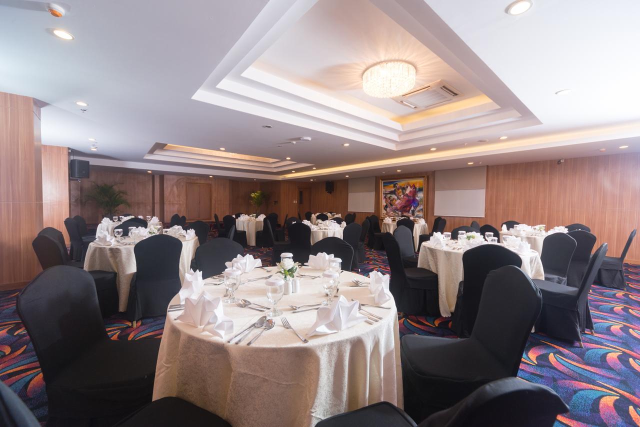 Sotis Residence Pejompongan Jakarta Exteriör bild