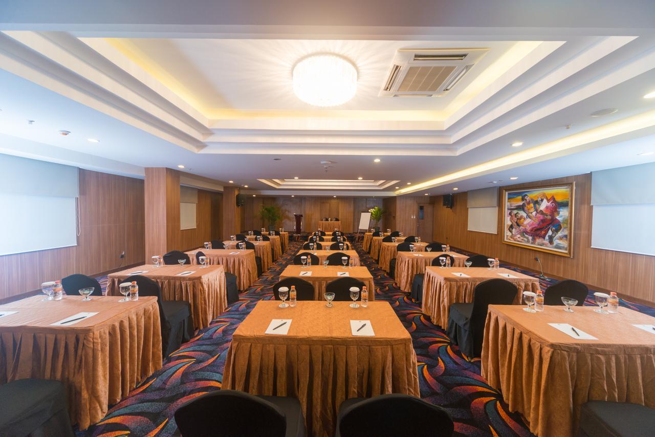Sotis Residence Pejompongan Jakarta Exteriör bild