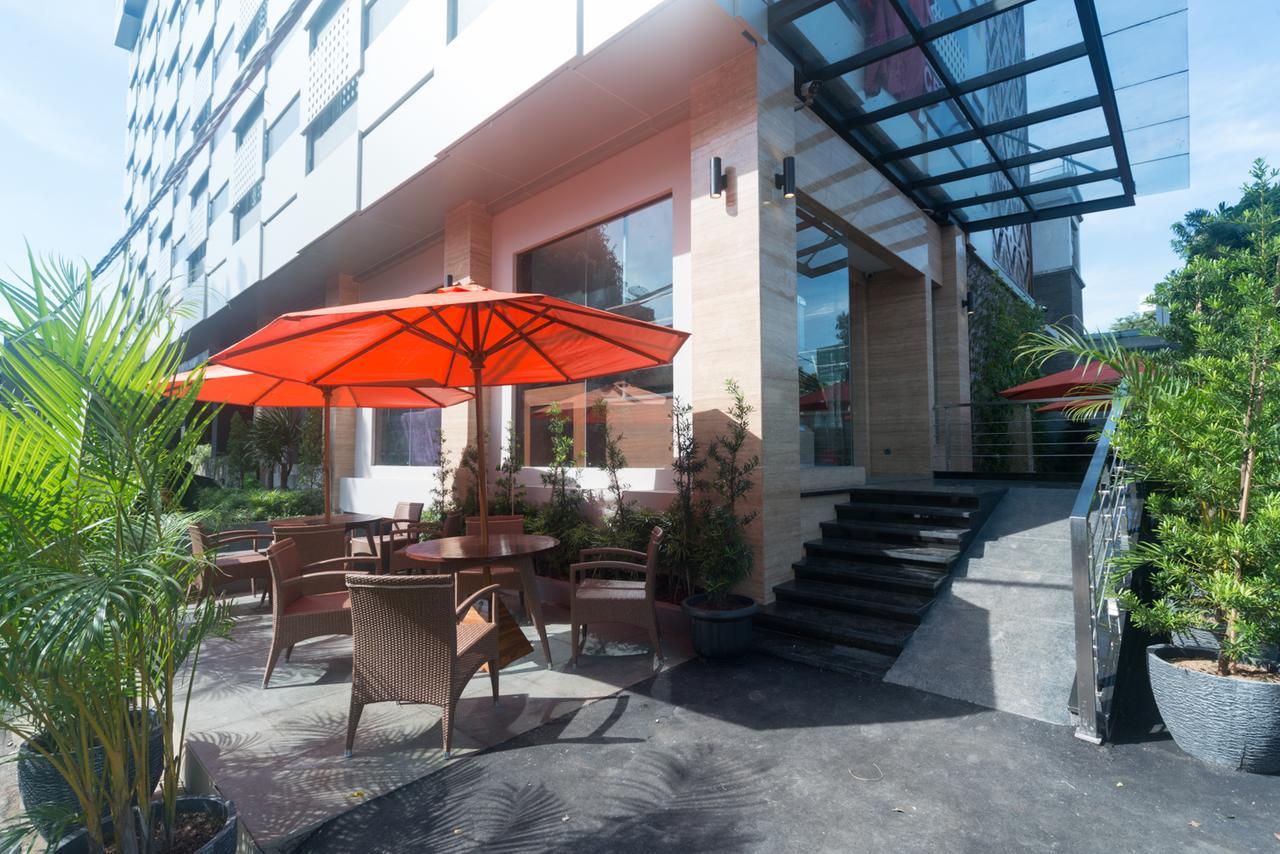 Sotis Residence Pejompongan Jakarta Exteriör bild