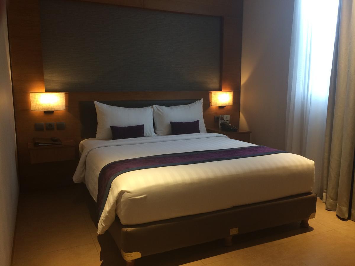 Sotis Residence Pejompongan Jakarta Exteriör bild
